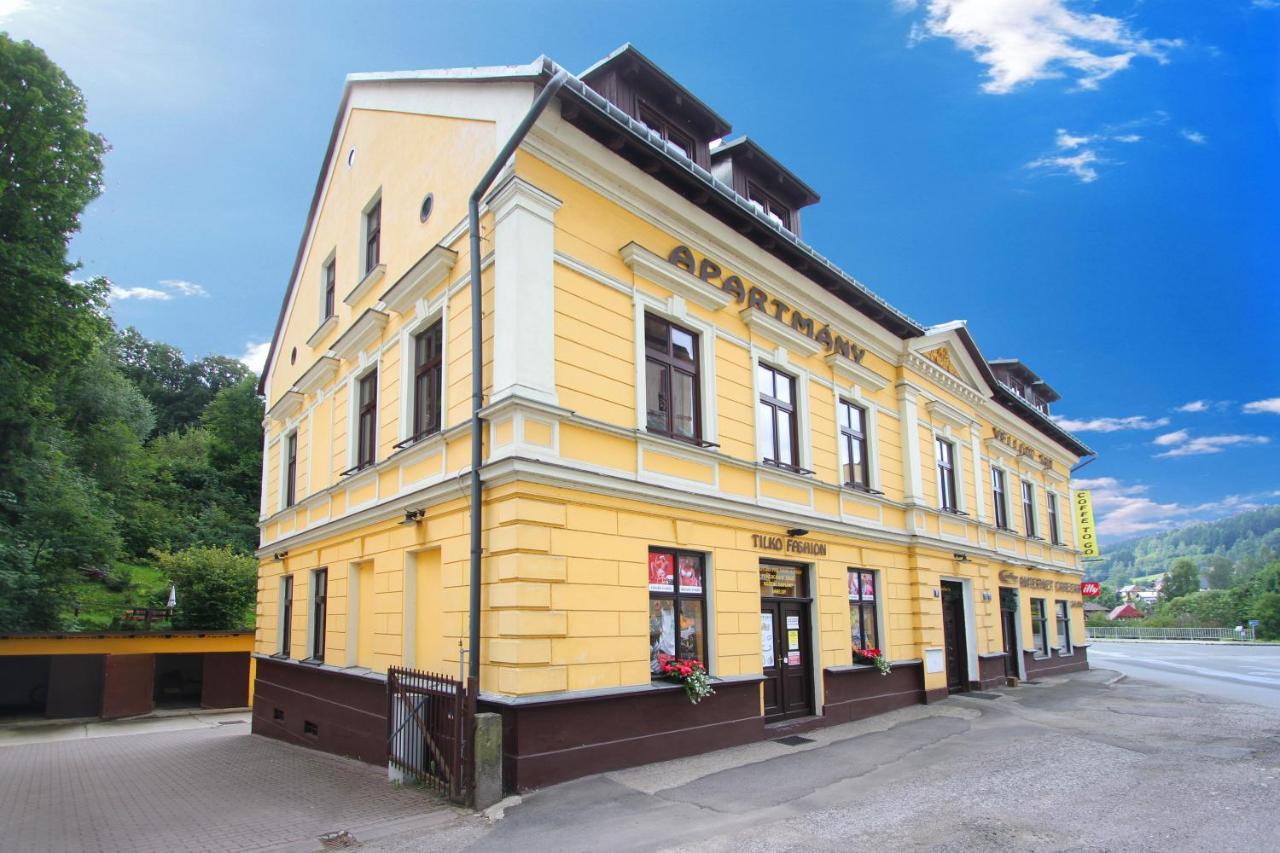 Yellow Street Apartment ロキトニツェ・ナト・イゼロウ エクステリア 写真